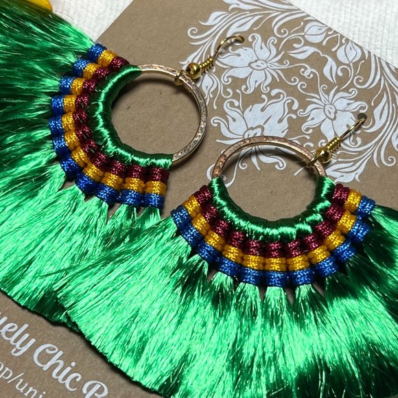 Med Fan Tassel Earrings Green Hoops Smooth Shiny Silky Fringe Drop Dangles NWT - Picture 2 of 4
